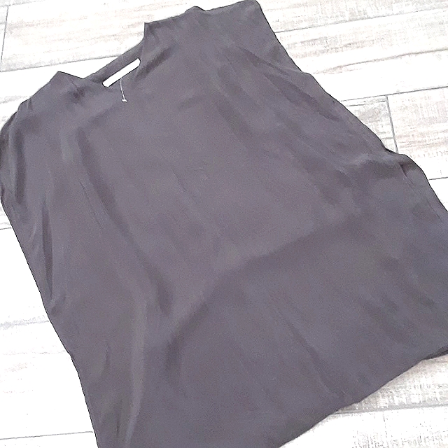 Womb...Fabulous Dress!!! Size 6
